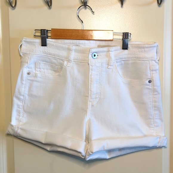 Pilcro and the Letterpress from Anthropologie White Slim Boyfriend Shorts - Picture 8 of 11